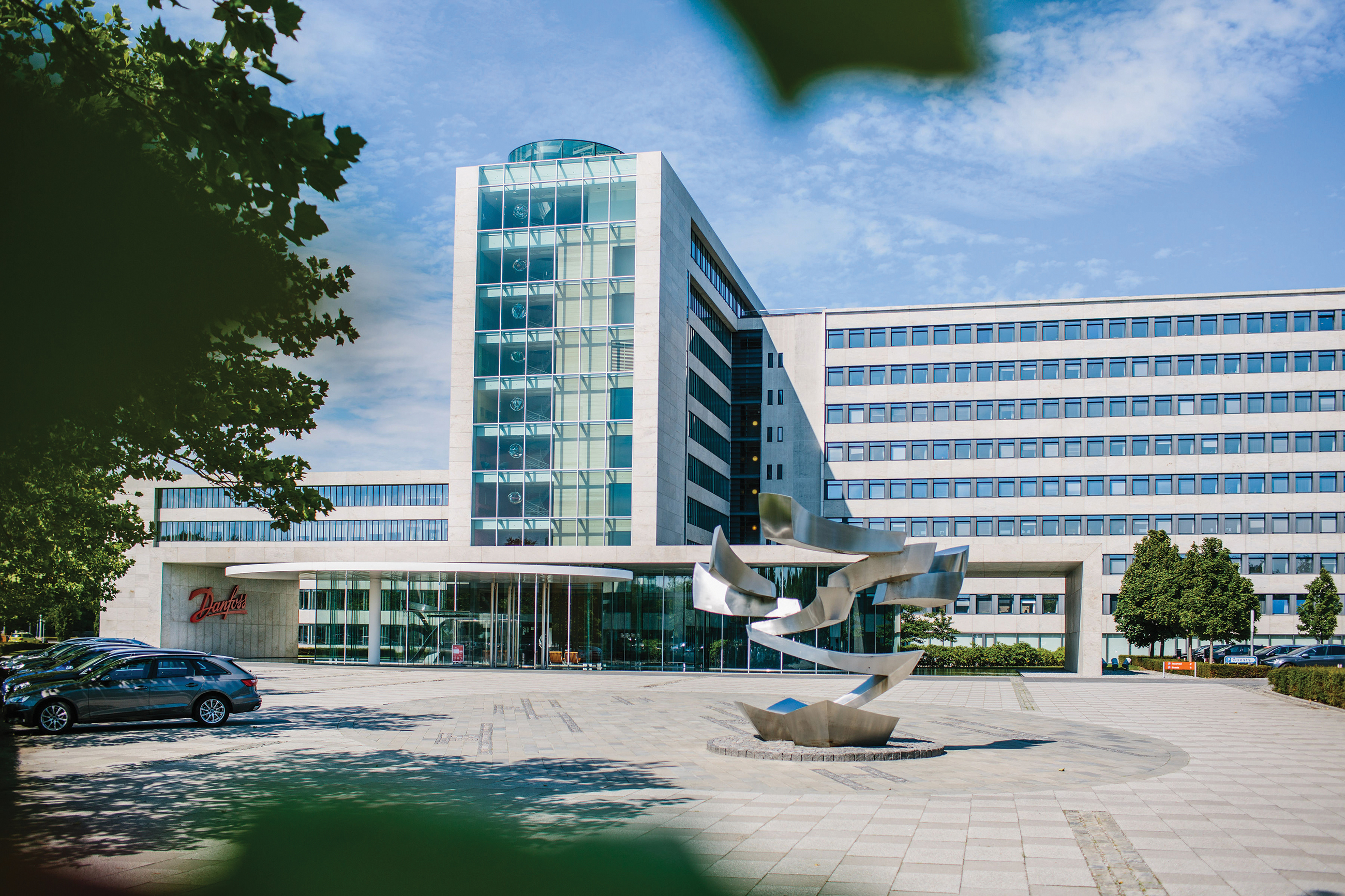 Danfoss-Eaton Hydraulics deal shakes up industry | Rubber News